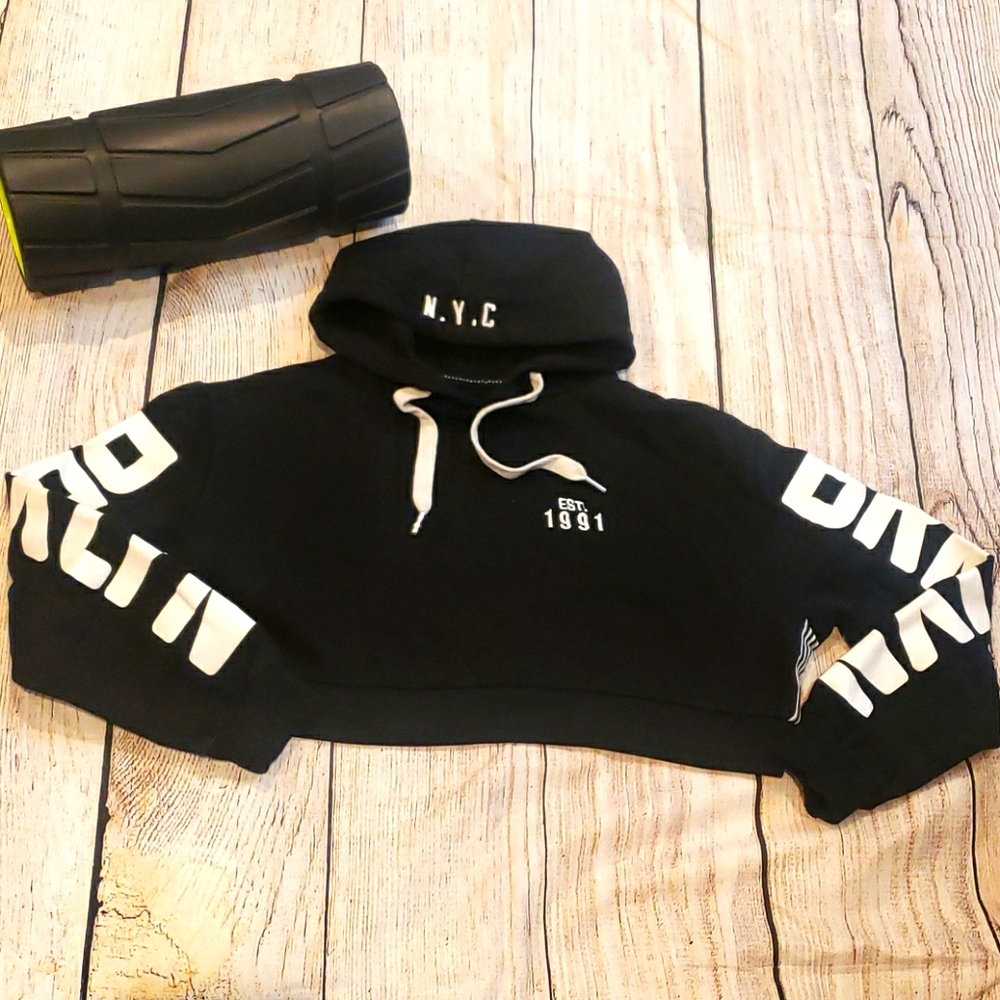 Amerasian Apparel crop top hoodie Size medium